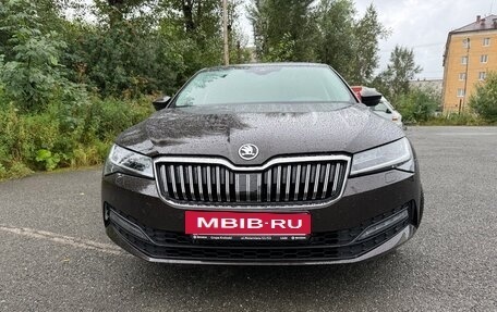 Skoda Superb III рестайлинг, 2021 год, 2 600 000 рублей, 4 фотография