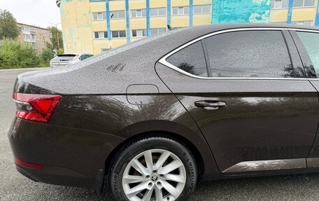 Skoda Superb III рестайлинг, 2021 год, 2 600 000 рублей, 13 фотография