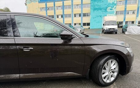 Skoda Superb III рестайлинг, 2021 год, 2 600 000 рублей, 14 фотография