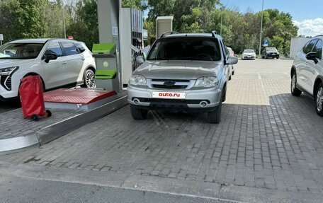 Chevrolet Niva I рестайлинг, 2011 год, 420 000 рублей, 4 фотография