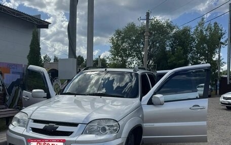 Chevrolet Niva I рестайлинг, 2011 год, 420 000 рублей, 2 фотография