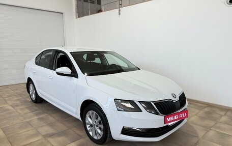 Skoda Octavia, 2019 год, 1 750 000 рублей, 2 фотография