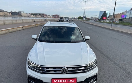 Volkswagen Tiguan II, 2019 год, 2 700 000 рублей, 1 фотография