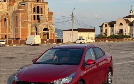 Hyundai Solaris II рестайлинг, 2022 год, 1 950 000 рублей, 2 фотография