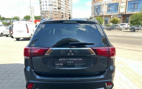 Mitsubishi Outlander III рестайлинг 3, 2015 год, 1 550 000 рублей, 6 фотография