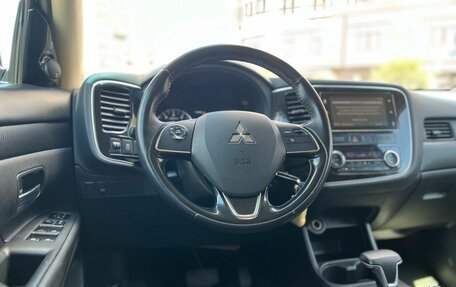 Mitsubishi Outlander III рестайлинг 3, 2015 год, 1 550 000 рублей, 10 фотография