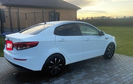 KIA Rio III рестайлинг, 2016 год, 900 000 рублей, 4 фотография