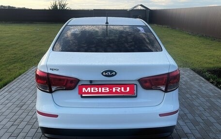 KIA Rio III рестайлинг, 2016 год, 900 000 рублей, 3 фотография
