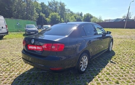 Volkswagen Jetta VI, 2013 год, 950 000 рублей, 6 фотография