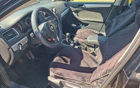 Volkswagen Jetta VI, 2013 год, 950 000 рублей, 10 фотография