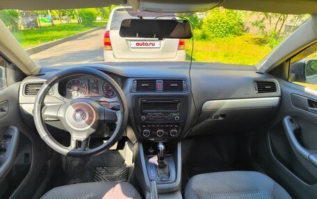 Volkswagen Jetta VI, 2012 год, 800 000 рублей, 18 фотография