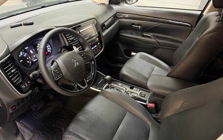 Mitsubishi Outlander III рестайлинг 3, 2018 год, 2 049 000 рублей, 7 фотография
