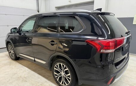 Mitsubishi Outlander III рестайлинг 3, 2018 год, 2 049 000 рублей, 6 фотография