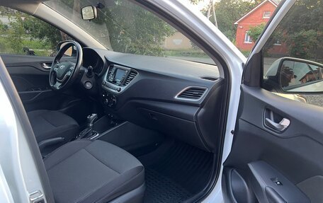 Hyundai Solaris II рестайлинг, 2018 год, 1 370 000 рублей, 19 фотография