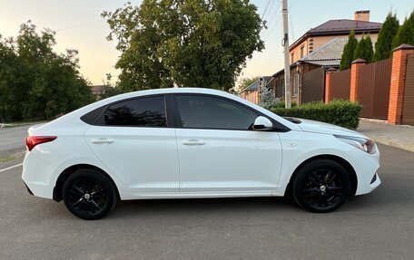 Hyundai Solaris II рестайлинг, 2018 год, 1 370 000 рублей, 9 фотография