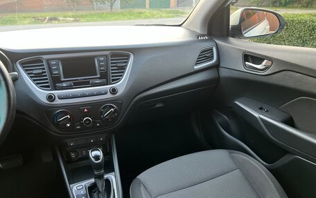 Hyundai Solaris II рестайлинг, 2018 год, 1 370 000 рублей, 14 фотография