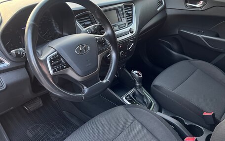 Hyundai Solaris II рестайлинг, 2018 год, 1 370 000 рублей, 23 фотография