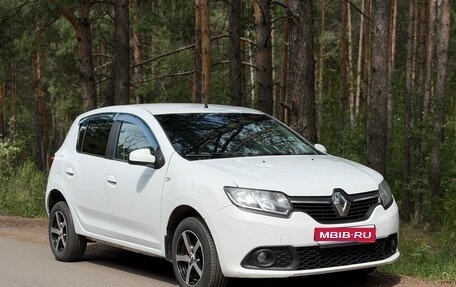 Renault Sandero II рестайлинг, 2017 год, 670 000 рублей, 1 фотография