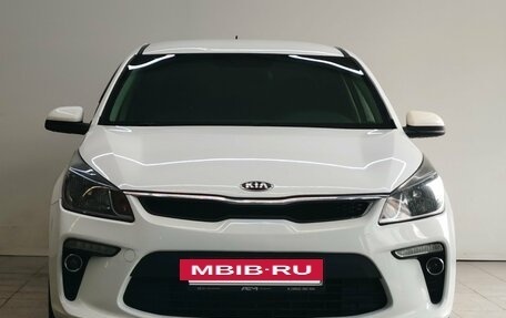 KIA Rio IV, 2018 год, 900 000 рублей, 2 фотография