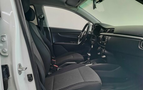 KIA Rio IV, 2018 год, 900 000 рублей, 20 фотография