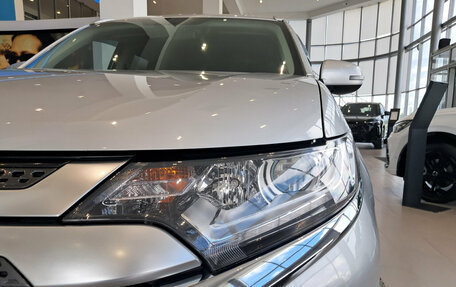 Mitsubishi Outlander III рестайлинг 3, 2021 год, 2 210 000 рублей, 21 фотография