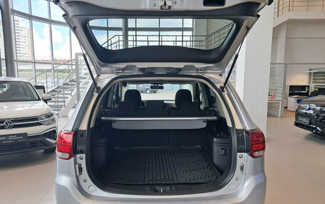 Mitsubishi Outlander III рестайлинг 3, 2021 год, 2 210 000 рублей, 12 фотография