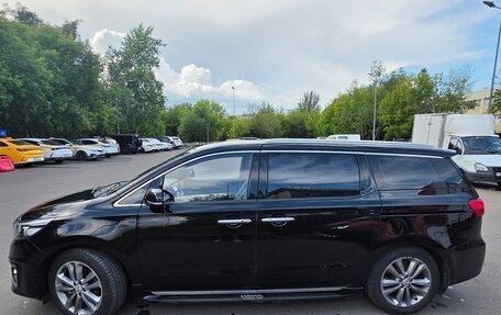 KIA Carnival III, 2017 год, 2 950 000 рублей, 3 фотография