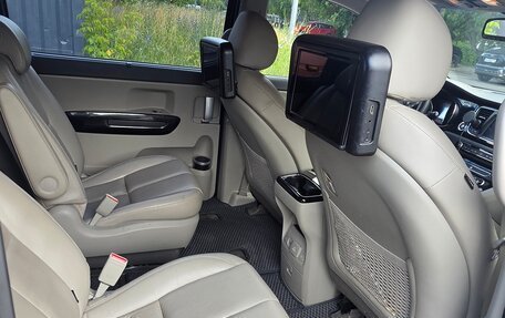 KIA Carnival III, 2017 год, 2 950 000 рублей, 8 фотография