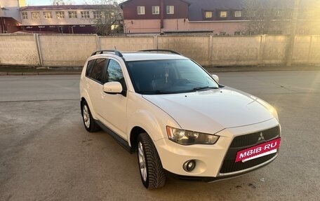 Mitsubishi Outlander III рестайлинг 3, 2011 год, 1 200 000 рублей, 5 фотография