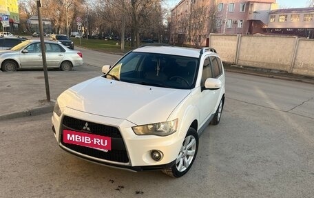 Mitsubishi Outlander III рестайлинг 3, 2011 год, 1 200 000 рублей, 6 фотография