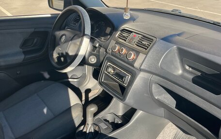 Skoda Fabia II, 2009 год, 315 000 рублей, 13 фотография