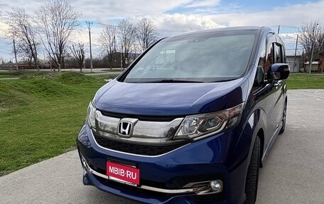 Honda Stepwgn IV, 2017 год, 1 780 000 рублей, 1 фотография