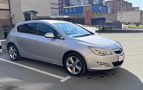 Opel Astra J, 2011 год, 610 000 рублей, 3 фотография