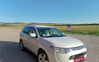 Mitsubishi Outlander III рестайлинг 3, 2014 год, 2 200 000 рублей, 1 фотография