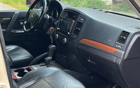Mitsubishi Pajero IV, 2008 год, 1 340 000 рублей, 15 фотография