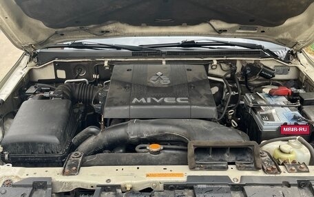 Mitsubishi Pajero IV, 2008 год, 1 340 000 рублей, 17 фотография