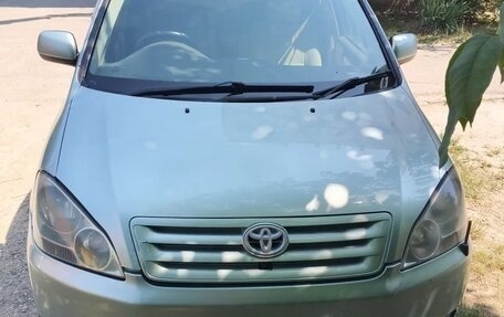 Toyota Ipsum II, 2002 год, 675 000 рублей, 2 фотография