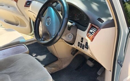 Toyota Ipsum II, 2002 год, 675 000 рублей, 17 фотография