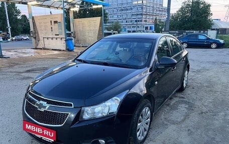 Chevrolet Cruze II, 2011 год, 699 000 рублей, 3 фотография