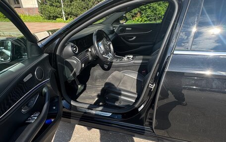 Mercedes-Benz E-Класс, 2019 год, 3 150 000 рублей, 10 фотография