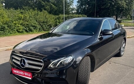 Mercedes-Benz E-Класс, 2019 год, 3 150 000 рублей, 4 фотография