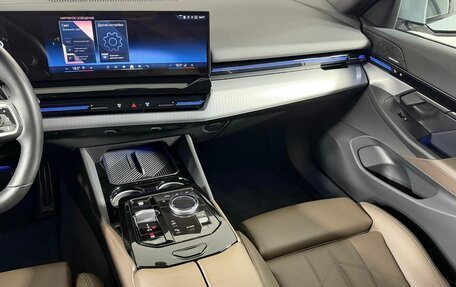 BMW 5 серия, 2023 год, 5 999 000 рублей, 28 фотография