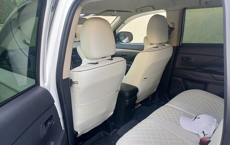 Mitsubishi Outlander III рестайлинг 3, 2014 год, 2 200 000 рублей, 3 фотография