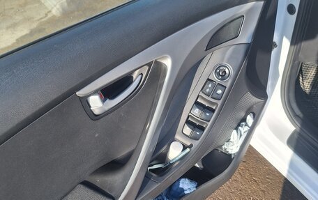 Hyundai Elantra V, 2015 год, 799 000 рублей, 10 фотография