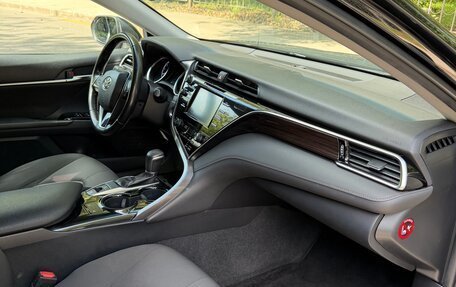 Toyota Camry, 2019 год, 2 200 000 рублей, 6 фотография