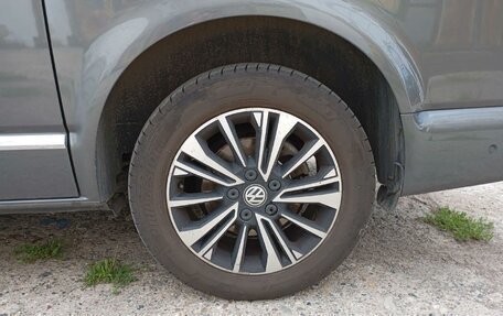 Volkswagen Multivan T6 рестайлинг, 2023 год, 7 950 000 рублей, 3 фотография