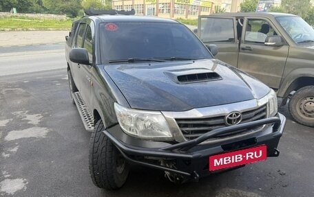 Toyota Hilux VII, 2014 год, 2 300 000 рублей, 2 фотография