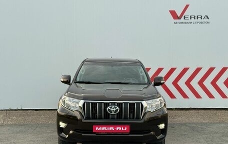 Toyota Land Cruiser Prado 150 рестайлинг 2, 2021 год, 6 000 000 рублей, 2 фотография