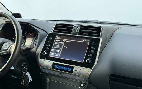 Toyota Land Cruiser Prado 150 рестайлинг 2, 2021 год, 6 000 000 рублей, 18 фотография