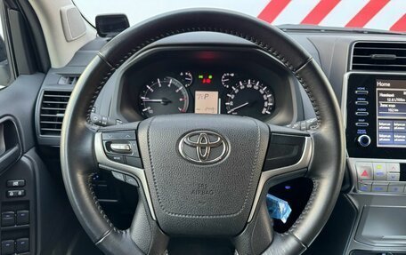 Toyota Land Cruiser Prado 150 рестайлинг 2, 2021 год, 6 000 000 рублей, 17 фотография